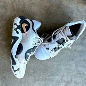 Men’s PG 6 Nike basketball shoes